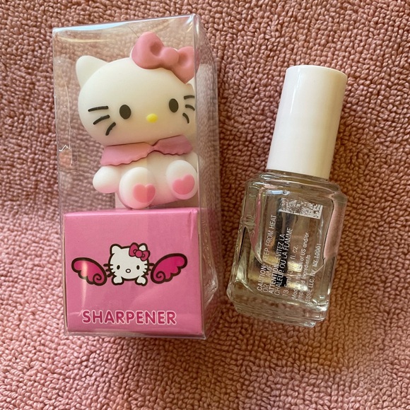 Hello Kitty Brand New Pencil Sharpener - Picture 2 of 3